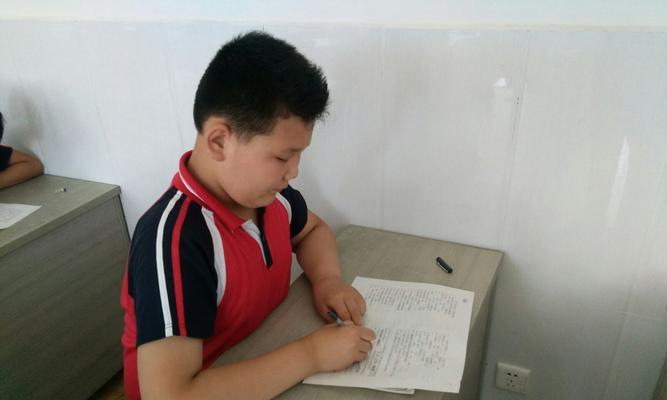 有关国学小名士观后感的作文怎么写（《从失落到坚持的成长之路》）