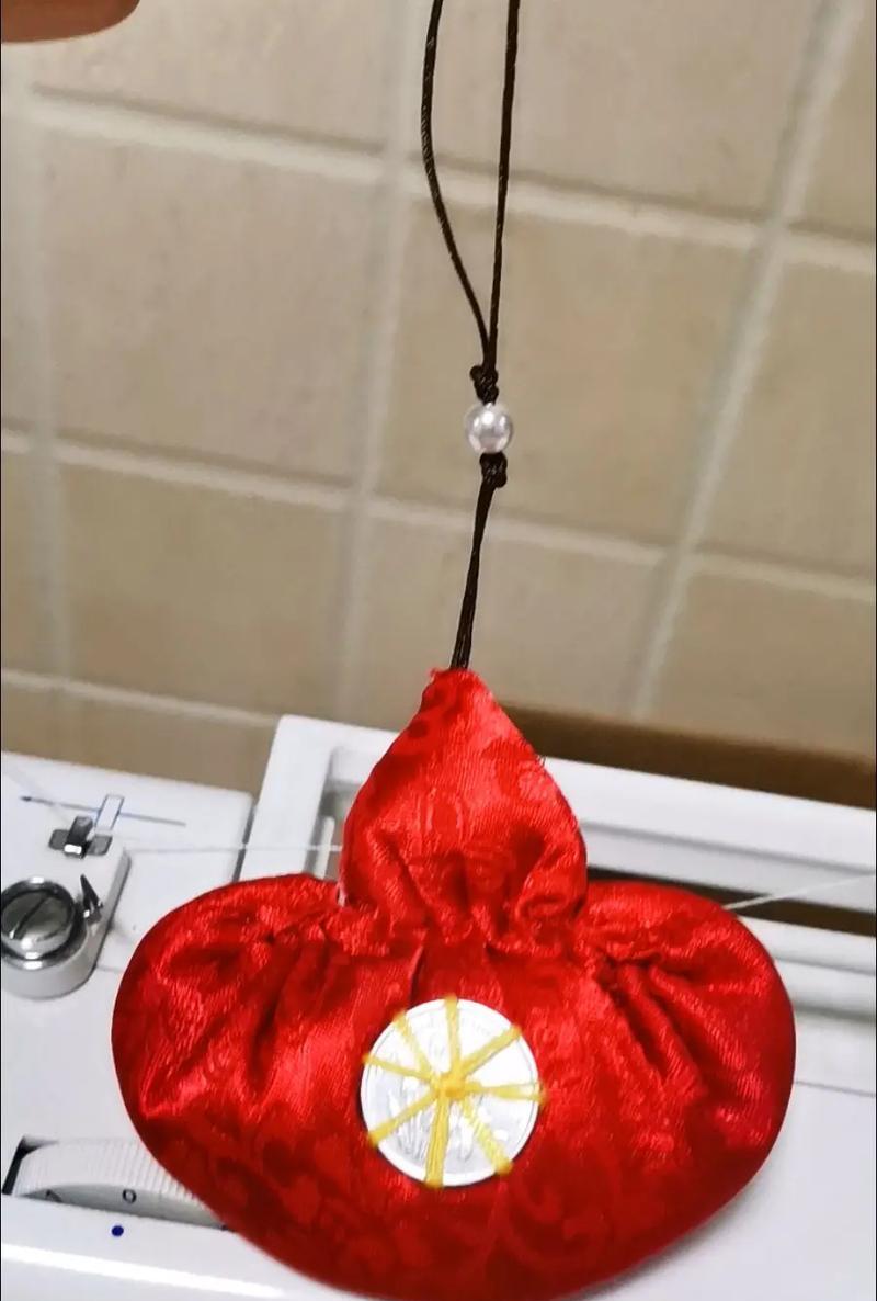 端午节缝荷包怎么缝（《端午荷包之绣：情系千丝万缕》）